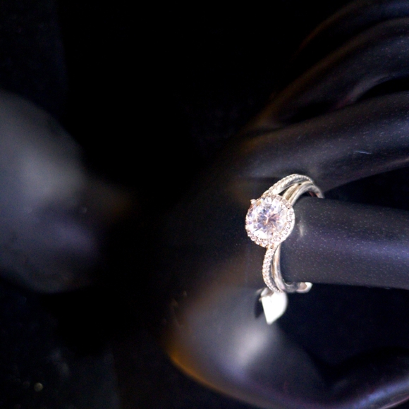 Cathedral Setting Cubic Zirconia 925 Silver Ring - Picture 2 of 7